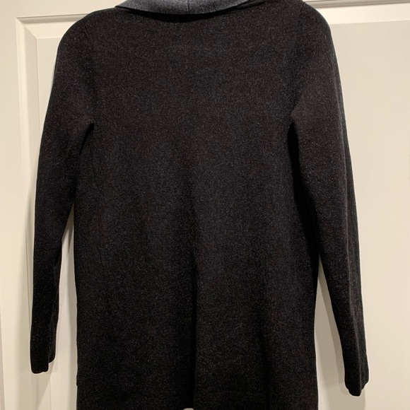Babaton Aritzia Long Sleeve Black
Merino Wool Cardigan Size Sm - Picture 3 of 12
